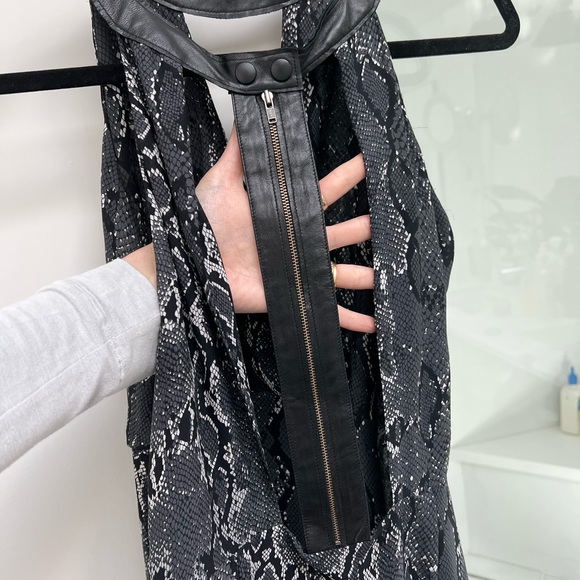 PARKER faded python mini-dress with open back. - Picture 6 of 8